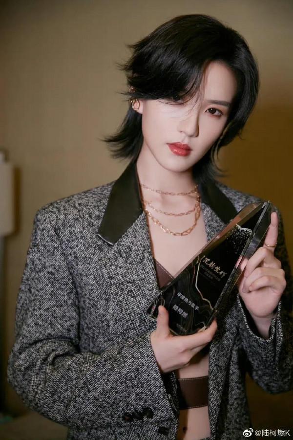 鳳凰網時尚之選：陳數、許佳琪、李若彤、尼坤、袁冰妍、INTO1