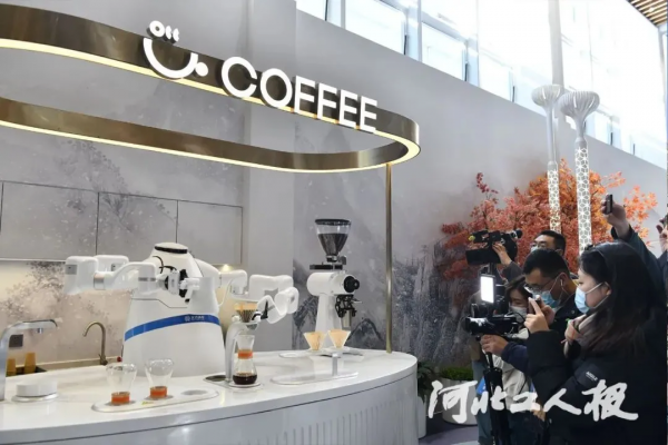 ​時速350公里！5G直播！記者帶你體驗北京冬奧智慧列車有多厲害