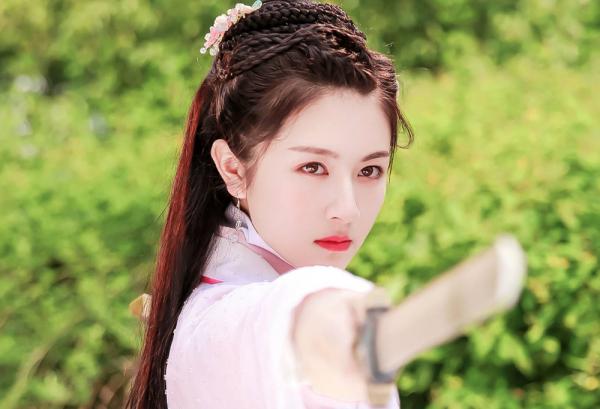 開拍前遭換角《星落凝成糖》李蘭迪換成田曦薇 網友:唐人不行 開拍前遭換角《星落凝成糖》李蘭迪換成田曦薇 網友:唐人不行