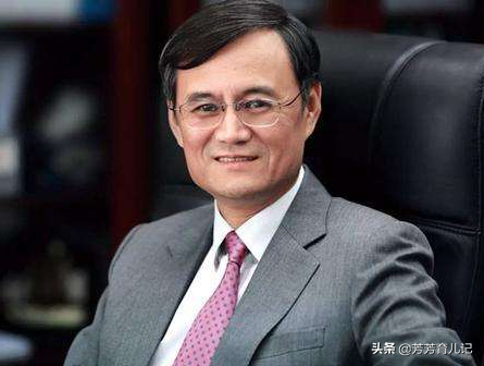 一張清華大學的偷拍照走紅，這才是真正的&OpenCurlyDoubleQuote;高貴&rdquo;，值得學生深思