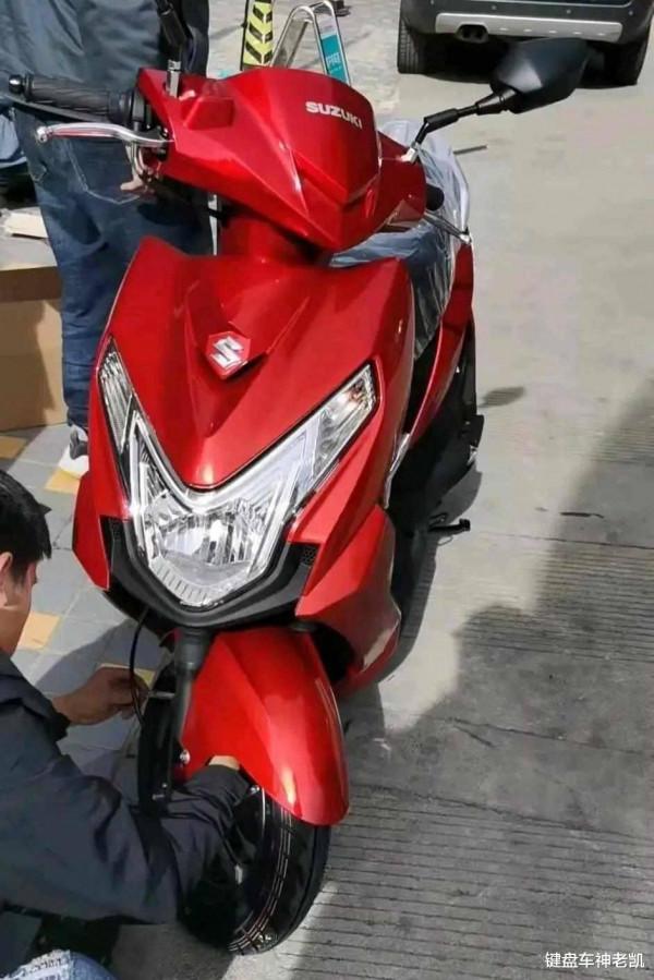 鈴木UE125T亮相，正式命名為“優驛”，售價或介於UU、UY之間