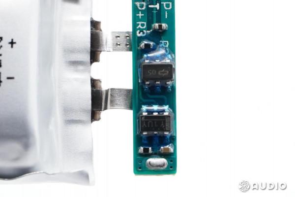 支援無線充電,綜合續航32小時,TOZO NC7真無線降噪耳機拆解 支援無線充電,綜合續航32小時,TOZO NC7真無線降噪耳機拆解