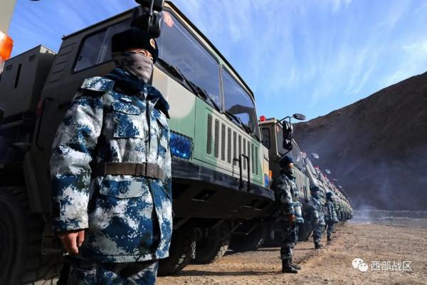 火炮變地導,看三級軍士長和戰友們的“加速跑” 火炮變地導,看三級軍士長和戰友們的“加速跑”