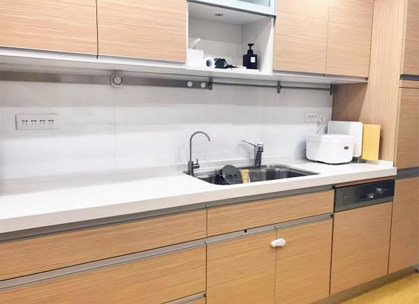 70後阿姨的堅持餐廚一體化，打造氛圍感廚房，如今越住越幸福