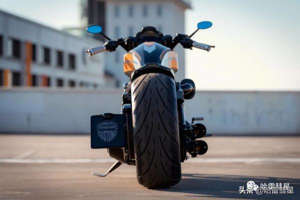 肥 仔 突 破 &vert; 短 泥 瓦 套 件