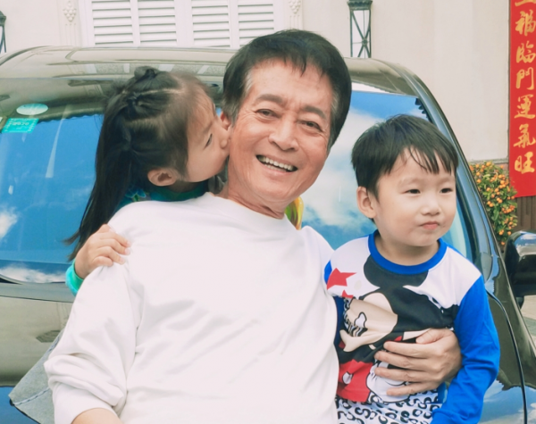 75歲的方剛變得慈眉善目，他臉上早已找不到&OpenCurlyDoubleQuote;第一惡人&rdquo;的影子了