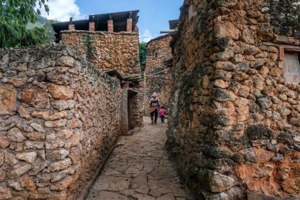 上帝愛雲南，我愛在雲南石屏，吃豆腐