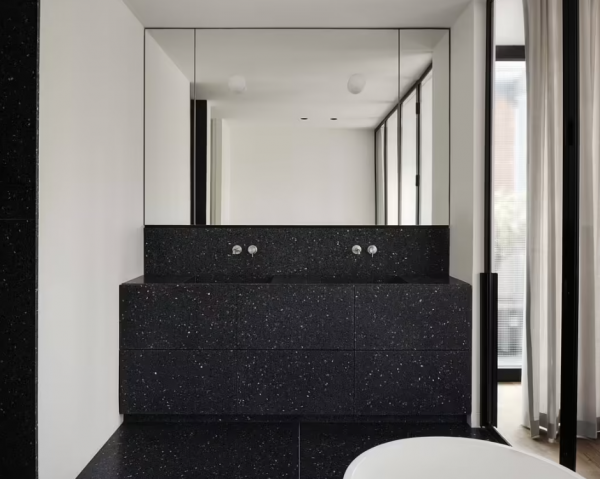 國外案例 | 加拿大現代極簡家居，頂層被花園和菜園包圍的家