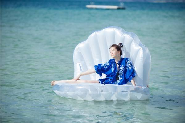 袁詠儀節目中首次露腿，就將其他人比下去了，同框更明顯