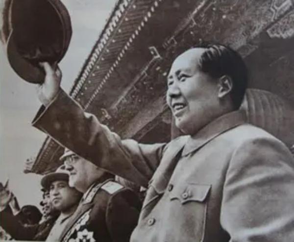 上海姑娘嫁給副部長，建國後丈夫卻主動坦白：其實我是毛主席堂弟