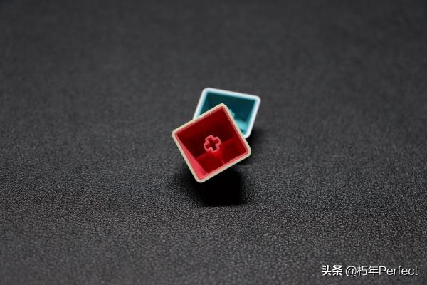 HELLO GANSS HS108T 三模熱插拔機械鍵盤開箱評測 HELLO GANSS HS108T 三模熱插拔機械鍵盤開箱評測