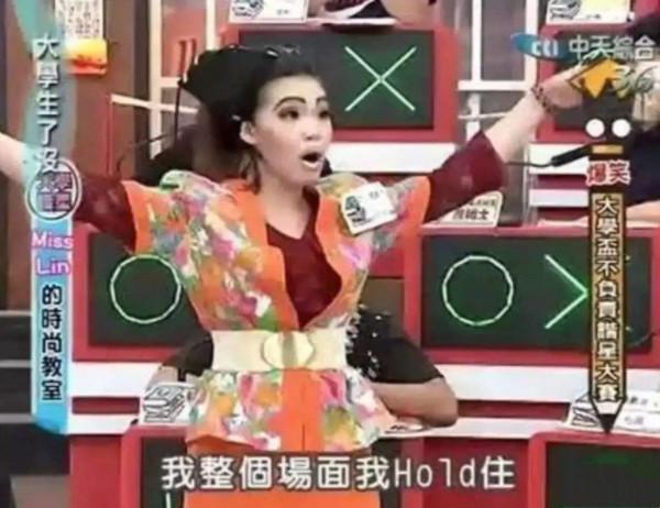 孝順的謝依霖：28歲嫁經紀人，30歲生二胎，成名後為父母買房