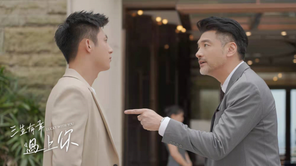 45歲才憑“佟年爸”走紅，一年16部待播劇，下一個叔圈頂流？