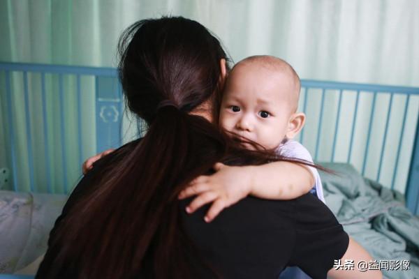 1歲幼童發熱肚脹,醫院檢查結果讓全家人崩潰:腹內腫瘤已拳頭大 1歲幼童發熱肚脹,醫院檢查結果讓全家人崩潰:腹內腫瘤已拳頭大