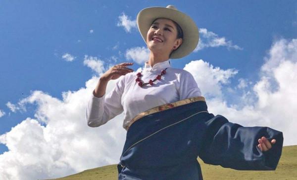 半生苦難，半生幸福，降央卓瑪和婆婆處成母女，明目張膽幫孃家