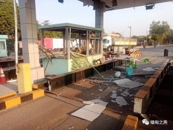 緬甸又有收費站被炸燬，當地武裝回應為啥炸收費站？