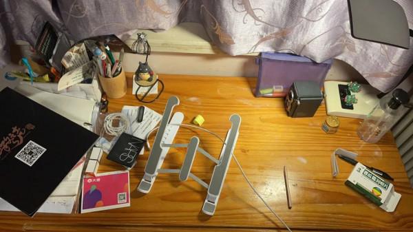 嘿！可以看看你的書桌嗎？