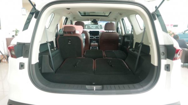 十萬出頭的大空間SUV 新豪越到店實拍 高性價比是賣點