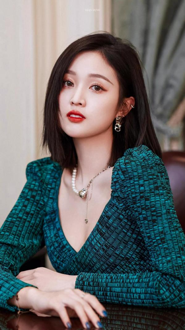 吳宣儀唯美桌布