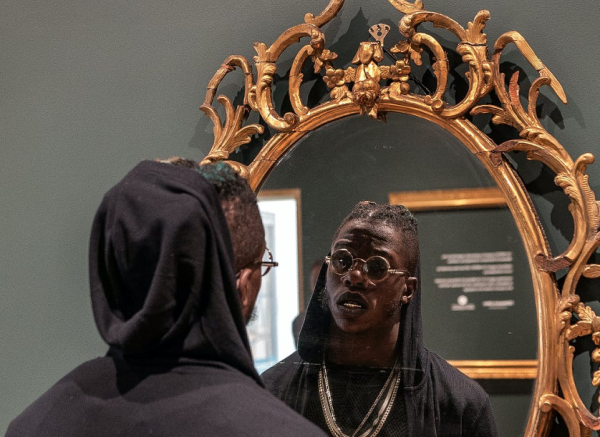 1743年的一面&OpenCurlyDoubleQuote;魔鏡&rdquo;，歷經254年&OpenCurlyDoubleQuote;殺死&rdquo;38人，照鏡子有風險