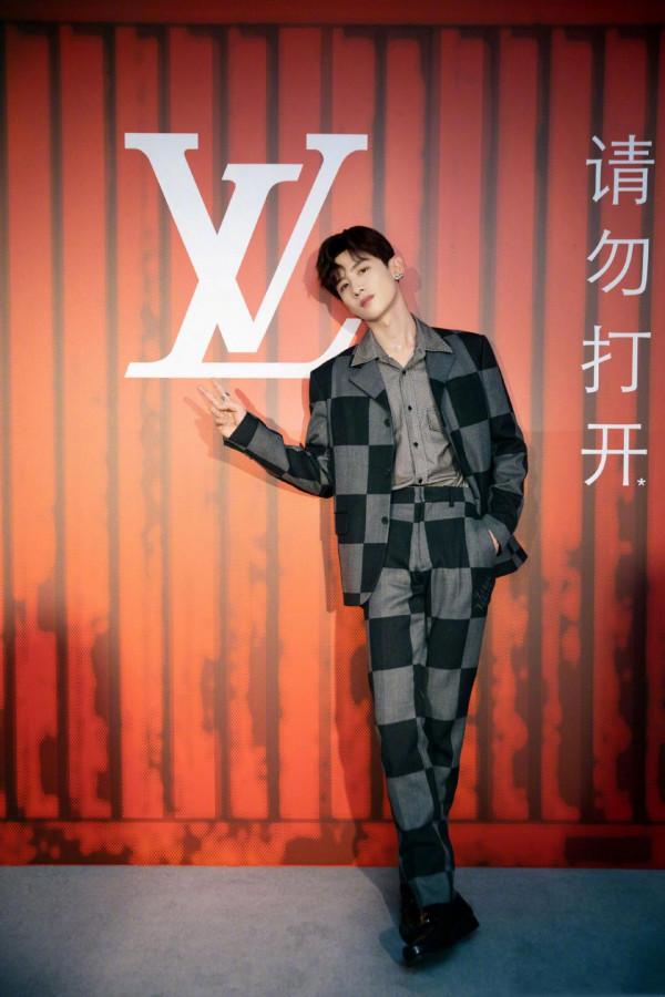 雷佳音李現撞衫遭吐槽！33位男星撞衫修羅場，誰醜誰尷尬