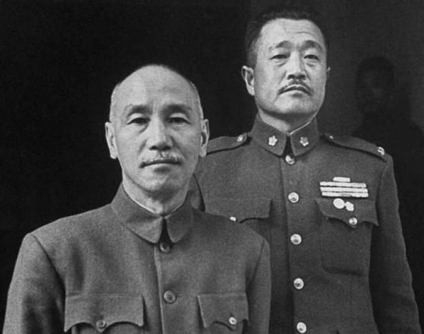 杜聿明向蔣介石報告:郭汝瑰是地下黨,理由是家裡沙發有補丁 杜聿明向蔣介石報告:郭汝瑰是地下黨,理由是家裡沙發有補丁