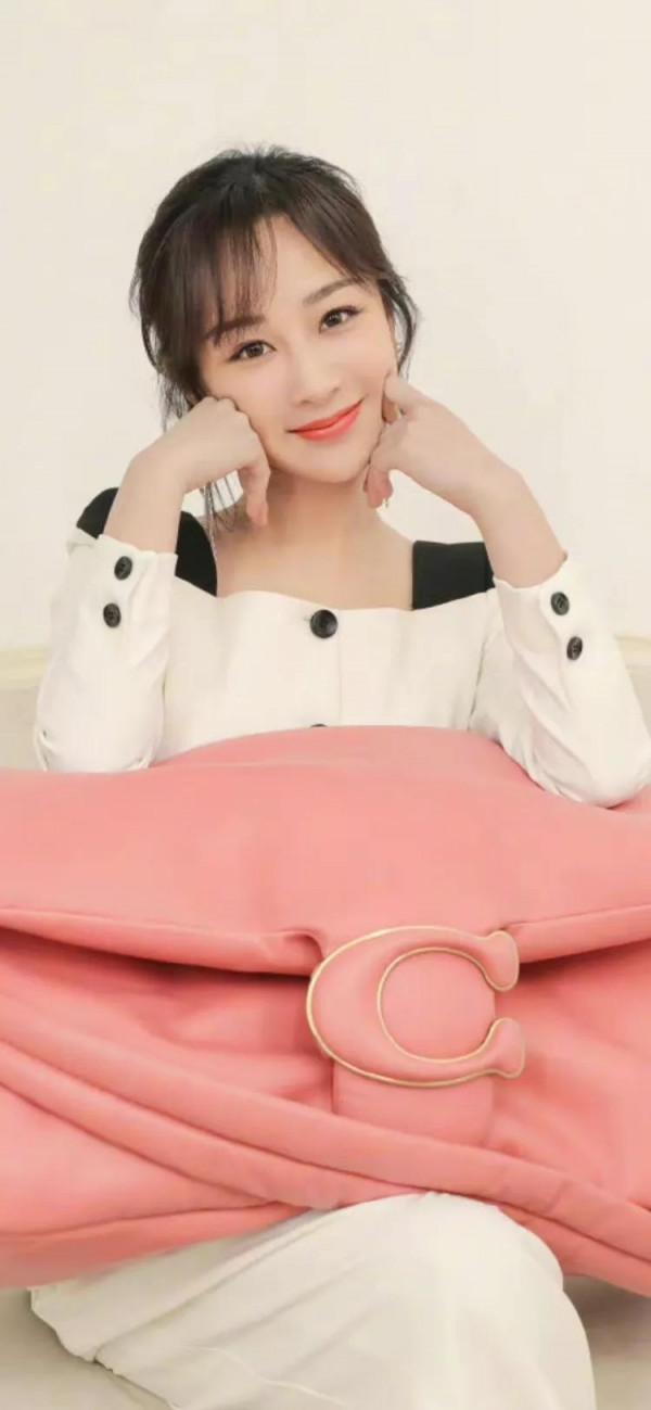 明星手機桌布：鄰家大女孩-楊紫