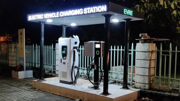 法拉利牽手科技公司為車迷打造數字產​​品，UPS大幅上調附加費