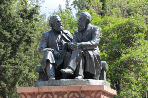 中亞五國漫遊之吉爾吉斯，我們在那裡拜謁了詩仙李十二出生的地方