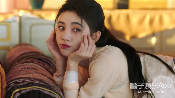 嘉南傳變成奇蹟暖暖？鞠婧禕還是萬年不變精修妝容，和劇目都不配