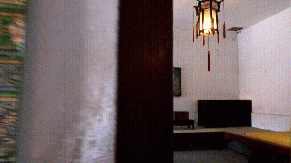 參觀滿族民居，終於明白什麼是東北三大怪，姑娘叼著大煙袋真意外