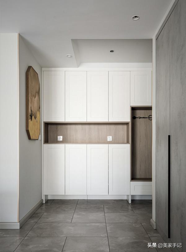 她家很樸素,造型和裝飾也很少,可一進門就把我迷住!太有品味了 她家很樸素,造型和裝飾也很少,可一進門就把我迷住!太有品味了