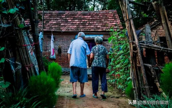 ​鄉村紀實：提起曾經引以為傲的兩個兒子，姑媽禁不住潸然淚下