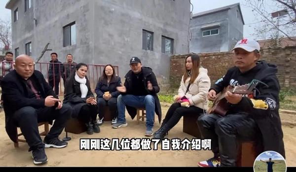 大衣哥經紀人紛紛“落馬”，為什麼他的鄰居朱善闊卻被嘖嘖稱道？