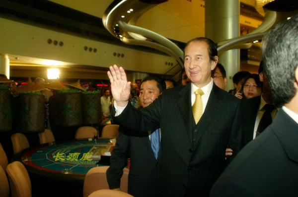 豪門從來沒有“小白兔”，賭王長房之女何超賢也是一名“狠角色”