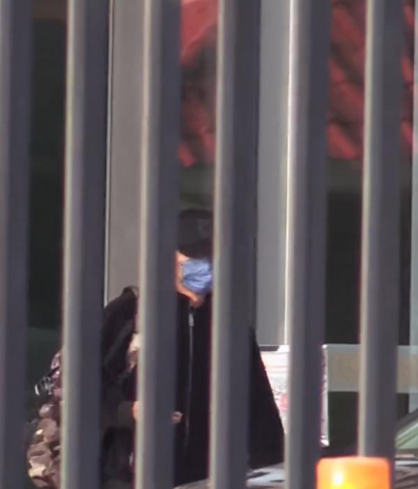 謝霆鋒回王菲豪宅被拍！穿一身黑衣打扮低調，複合7年感情穩定