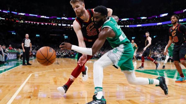 爆冷+拒絕23分逆轉！布朗34+6，綠軍力擒黑馬！斯馬特施羅德18中2