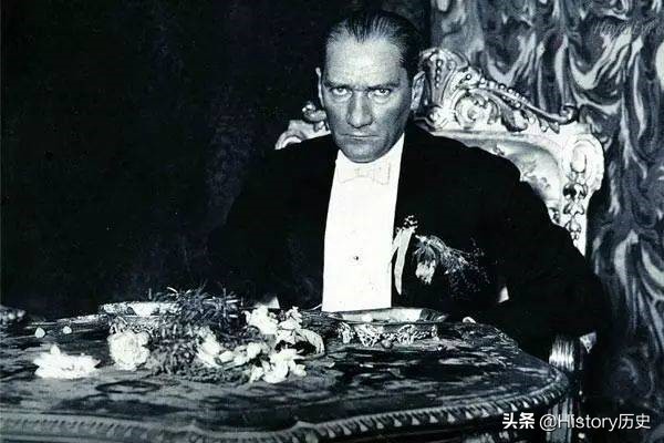 凱末爾:誰敢阻止土耳其世俗化,通通送他們去見真主,包括我自己 凱末爾:誰敢阻止土耳其世俗化,通通送他們去見真主,包括我自己