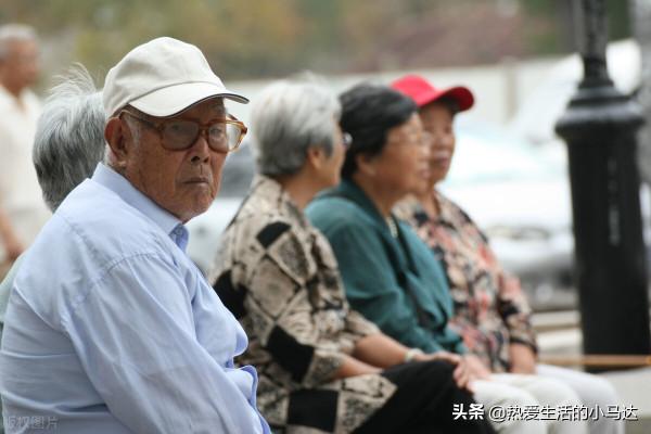 71歲老人哭訴:人老了,一定要留錢養老,沒錢的晚年只會苦不堪言 71歲老人哭訴:人老了,一定要留錢養老,沒錢的晚年只會苦不堪言