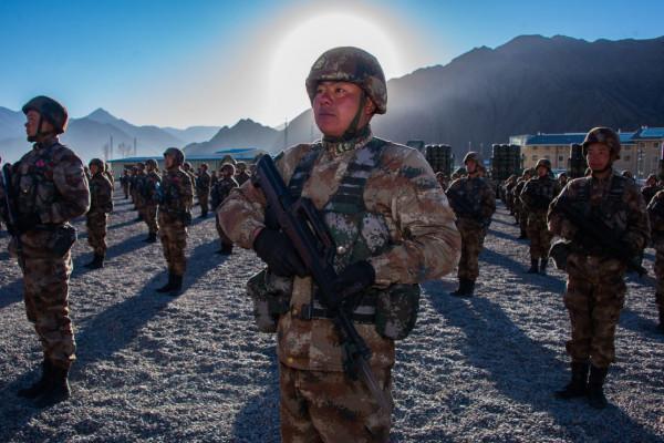 開訓即開戰！軍旗獵獵赴新徵