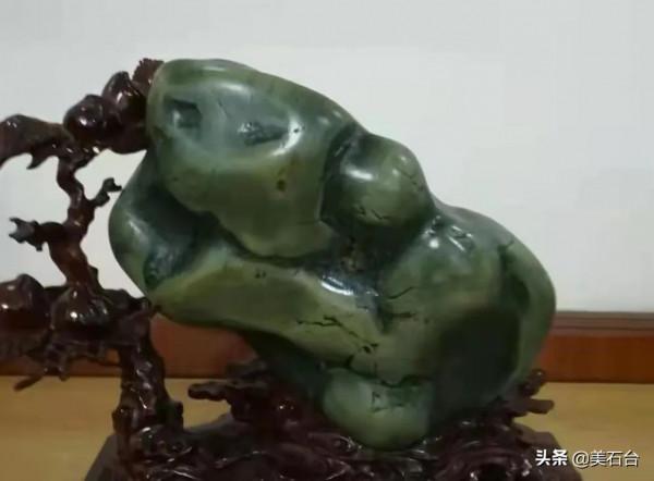 四川有種綠石頭,隨便撿到一塊都能賣幾萬 四川有種綠石頭,隨便撿到一塊都能賣幾萬