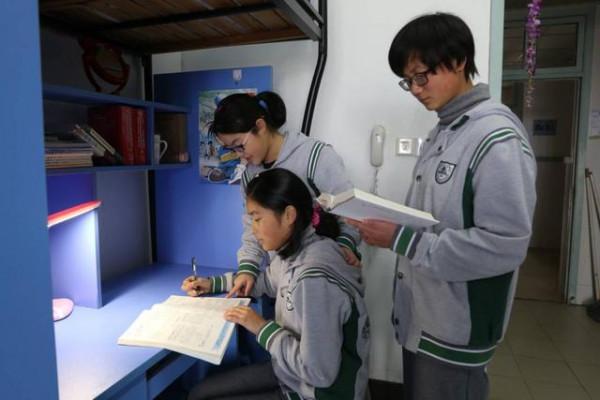 高考結束後才發現，高中“住校”跟“不住校”區別很大，可別選錯