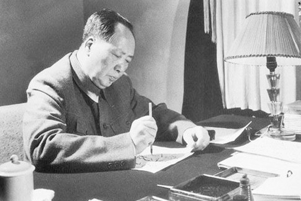 胡喬木填了一首《沁園春》,毛主席改動了最後四句,堪稱神來之筆 胡喬木填了一首《沁園春》,毛主席改動了最後四句,堪稱神來之筆