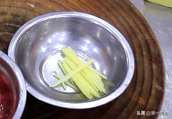 一把金針菇,一把蝦仁,廚師長教你燉鮮湯,清淡營養,老少皆宜 一把金針菇,一把蝦仁,廚師長教你燉鮮湯,清淡營養,老少皆宜