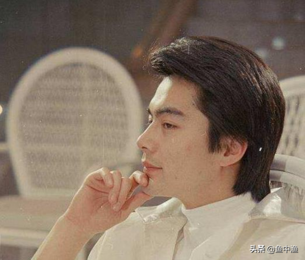 花心帥哥“祁同偉”，經歷四段婚姻，大美女何晴為他著迷