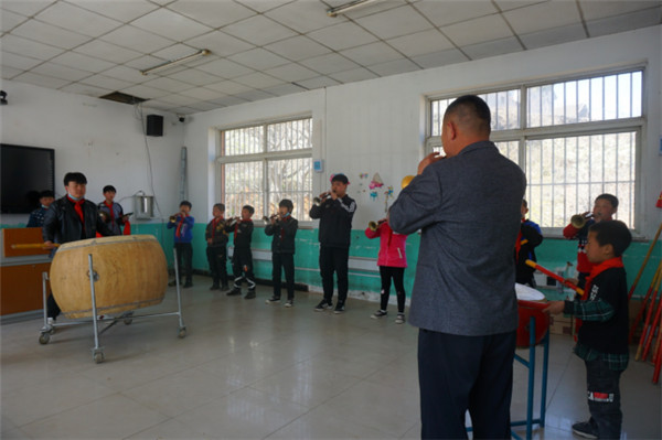 中國故事｜鄉村校長李中華：用一支嗩吶，托起一所村小