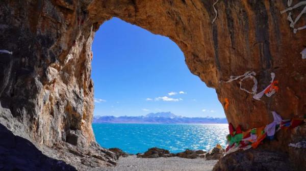 穿越西藏阿里中線,地上只有車轍印,這種路就是轎車能力的極限 穿越西藏阿里中線,地上只有車轍印,這種路就是轎車能力的極限