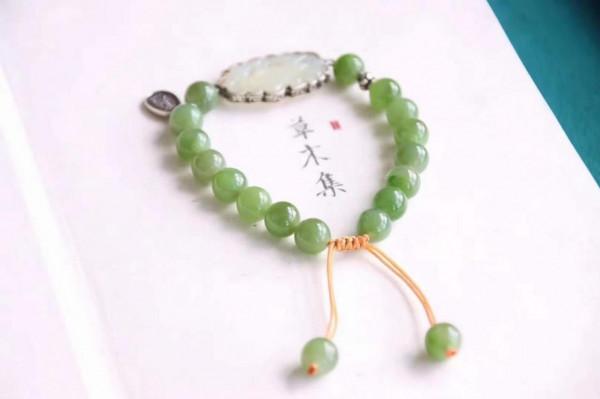 大家過來看……