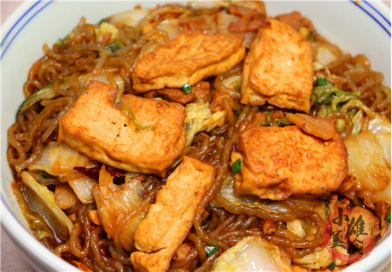 一顆白菜加一塊豆腐，教你白菜燉豆腐超好吃的做法，出鍋湯都不剩