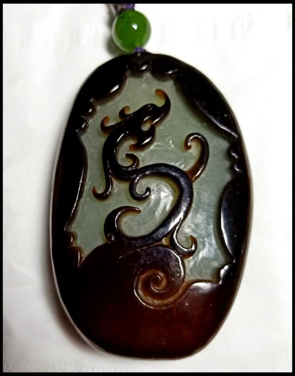 一塊有七個色的和田籽料值多少錢? 一塊有七個色的和田籽料值多少錢?